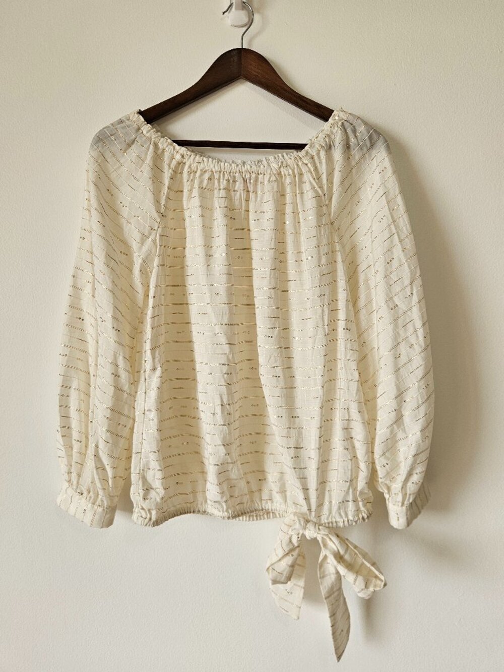 NWOT Vince Camuto S Small Ivory Blouse Waist Tie Gold Stripes Sequin Metallic